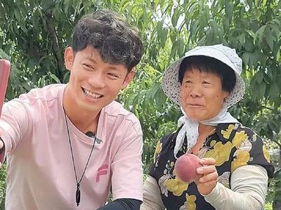 山东潍坊95后青年许多放弃大城市工作机会来到农村