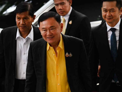泰国刑事法庭开庭审理前总理他信案