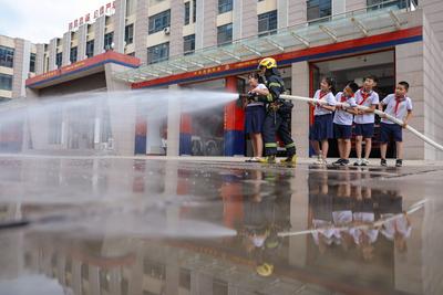 教育部：严控暑期作业总量，坚决遏制节假日上课补课