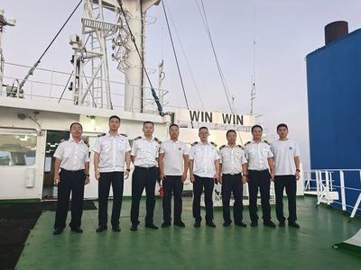 滿載30萬噸原油大船主機失控，青島引航站啟動應急預案最終使其成功靠泊