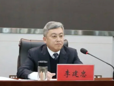 党校培训期间，唐山一副市长在宿舍喝酒