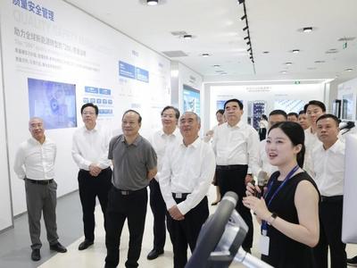 林武到宁德时代总部调研并出席座谈会