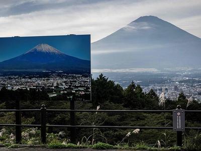 日本富士山特色“雪顶”迟迟不来，打破130年最晚纪录