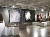 共赴青蓝之约！山东工艺美术学院美术作品展在市雕塑馆展出