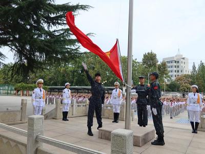 即墨区举办未成年人“向国旗敬礼”主题教育活动