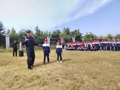 主题研学探秘警犬基地，感受警营风采