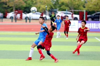 沿海城市“港口杯”足球赛在青举办，青岛铜川路小学夺得U10组冠军