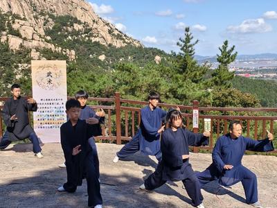 重阳佳节赏秋景，尊老爱老送祝福！崂山风景区开展“秋日拜寿”重阳节特别活动