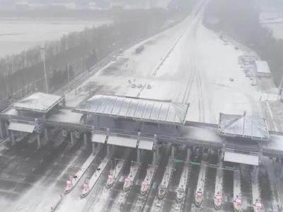 停课！停工！停运！特大暴雪袭击！这里“冻”真格了→