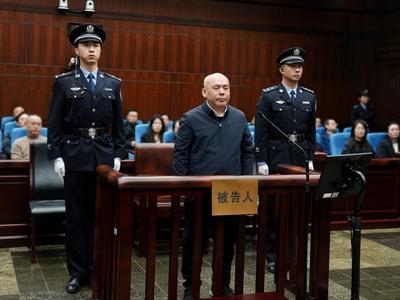 西藏自治区人大常委会原副主任纪国刚受贿、国有公司人员滥用职权案一审宣判