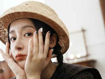 热搜第一！女演员徐娇劝阻男子餐厅内抽烟被抢手机，多方最新回应