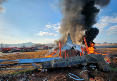 韩国客机碰撞起火事故已致47人死亡，事发机型为波音737-800