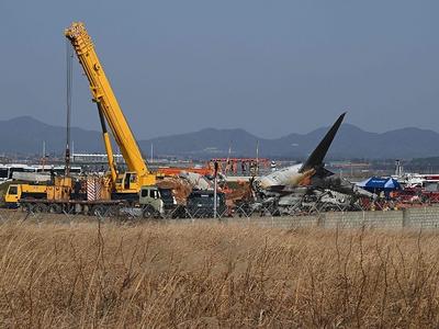 韩国客机碰撞起火事故已致167人死亡，仍有12人失踪