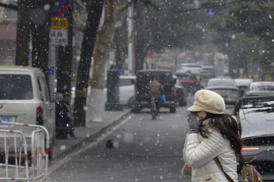 青岛今天晚上开始下雪，明天有中雪局部大雪！