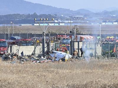 韩国客机碰撞起火事故已致62人死亡