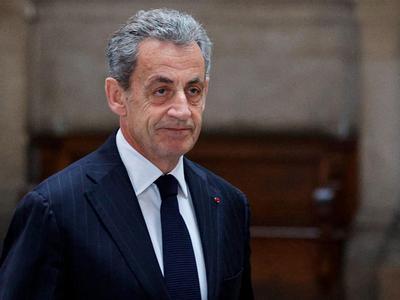 法国前总统萨科齐获释，发文感谢支持者