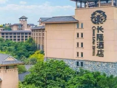 不到2岁孩子高烧39℃，保安拒交外卖药？长隆酒店：送错入口可能没法进