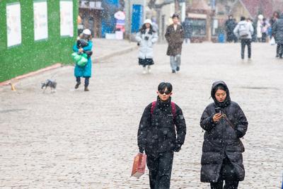 青岛今天晴转阴有分散性小阵雪，市区最高气温3℃，最低气温0℃