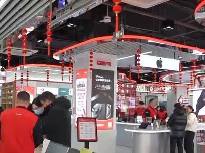 手机、平板等“国补”政策落地第一天，消费者热情高涨 