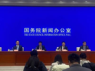 证监会主席吴清：今年起，每年新增保费的30%用于投资A股