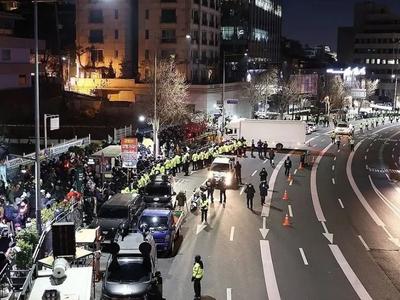 韩国公调处调查人员进入总统官邸，尝试逮捕尹锡悦