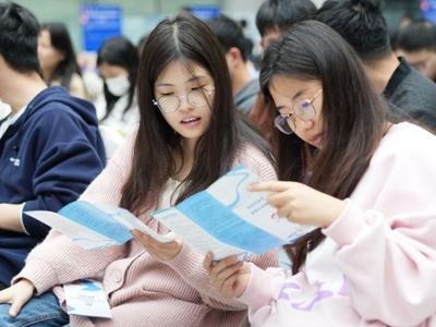 七部门：扩大高校学生基本医疗保险参保覆盖面
