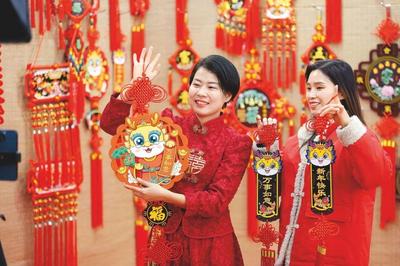 从一根红绳到4000万件中国结，这个山东小城如何编织乡村振兴梦？