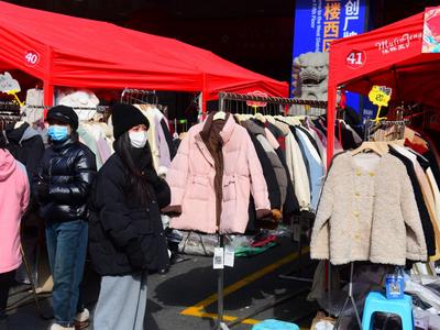羽绒服以次充好、先用后付却被办理贷款……这些消费陷阱赶快“避坑”