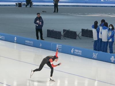 韩梅夺得亚冬会速度滑冰女子1000米金牌