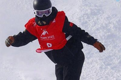 张小楠、熊诗芮包揽亚冬会单板滑雪女子坡面障碍技巧金银牌