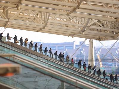 “银发号”启程！我国将增开老年人旅游列车