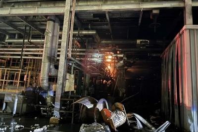台湾新竹县一纺织厂爆炸，已致2死14伤