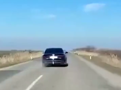 视频 | 高速行驶中，塞尔维亚总统武契奇所乘车辆轮胎脱落