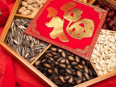 门牙上的“豁口”真是嗑瓜子惹的祸？多年来的困惑终于解开了！