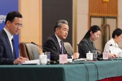 两会·外长记者会 | 王毅：台湾从来不是一个国家，今后绝无可能