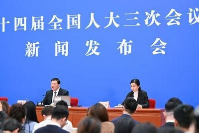 大会发言人：对中国经济的前景充满信心