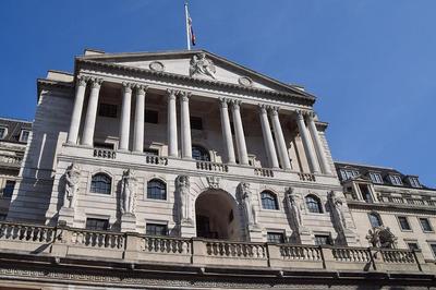 英国央行宣布将基准利率维持在4.5%