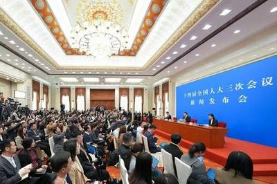 点赞DeepSeek！全国人大发言人回应中国人工智能企业崛起