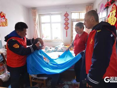 雷锋精神在车轮上流动！“青岛巴士”志愿服务团队用行动点亮城市文明之光