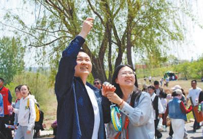 潍坊风筝及相关产业年产值超20亿元——天上的风筝拉动地上的消费