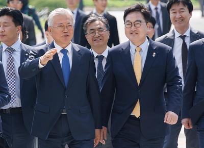 “遭政治起诉”！韩国前总统文在寅回应检方诉讼