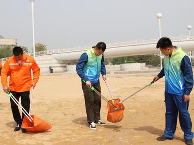 天然课堂搬进即墨区滨海公园，“水务蓝”牵手“环卫橙”共赴地球日之约！