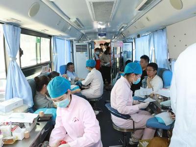 城阳区这家医院218人撸袖献血301单位