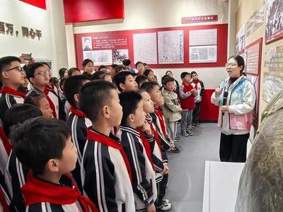 大手牵小手，青岛理工打造红色教育“跨代际”红色课堂