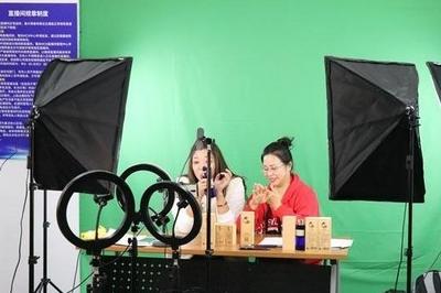 直播间“杀熟”现象：直播购物，越买越贵？