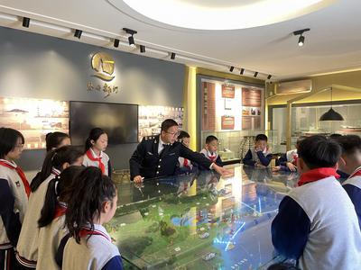 青岛航标处携手岛城多所学校举办世界读书日主题活动