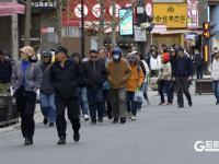 大风来袭，青岛街头直击
