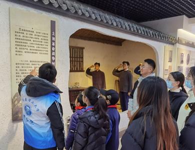 深挖本土红色资源，细讲青岛红色故事