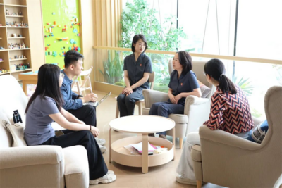“守护少年的微笑”线下探访行动走进青岛