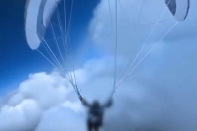 男子玩滑翔伞被云吸至8000米高空！什么是云吸？有多危险？